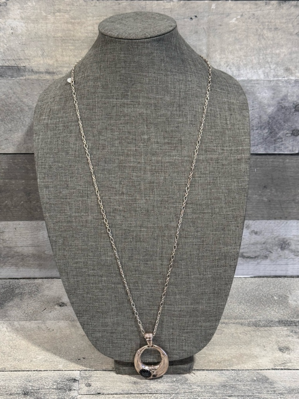 JOHN HARDY Bamboo Collection
Sterling Silver Hematite Sapphire
Pendant Necklace